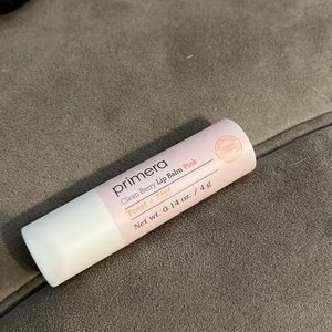 Primers clean berry lip balm